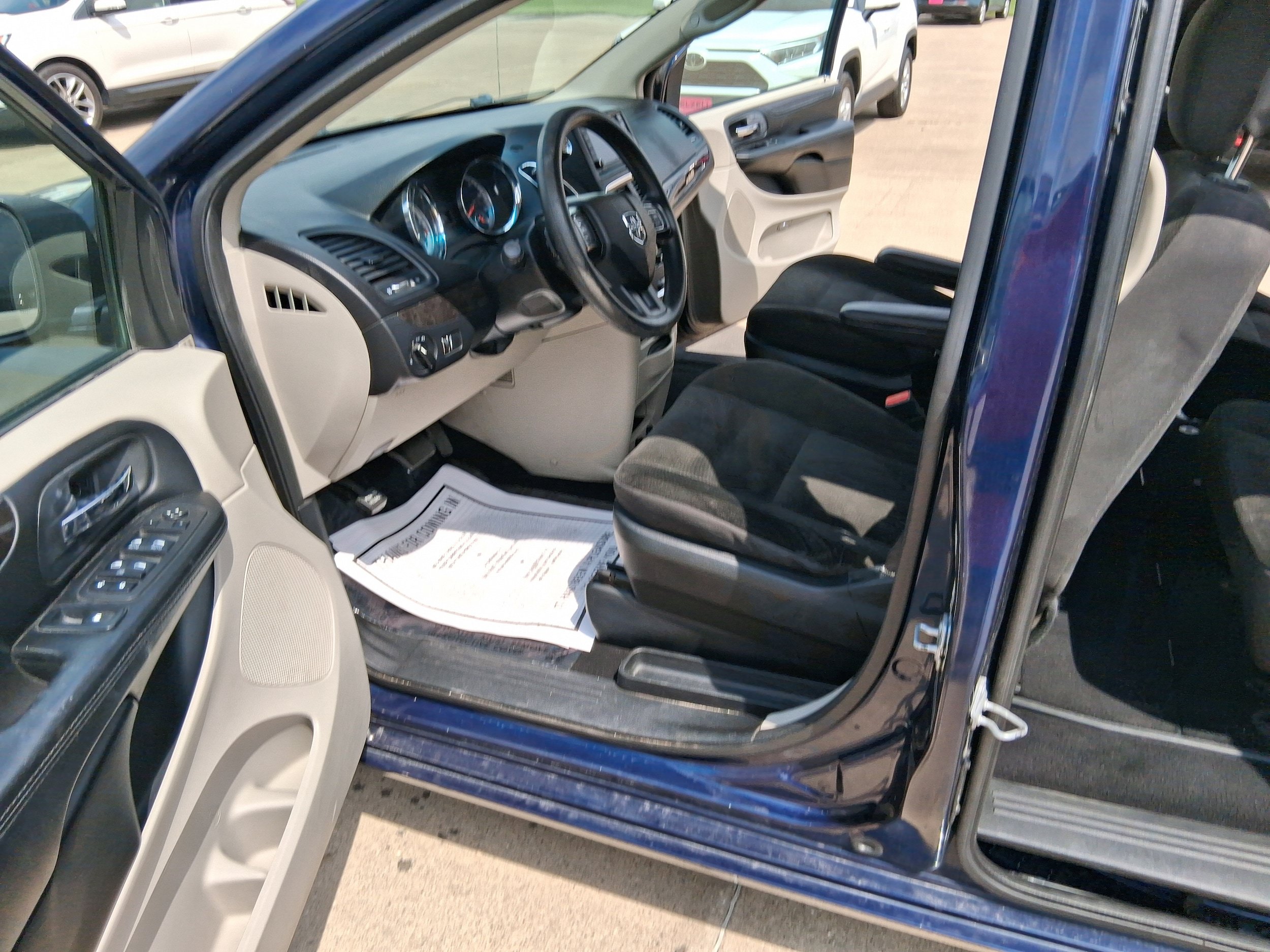 Used 2017 Dodge Grand Caravan SE w/ Power Window Group FWD image 16