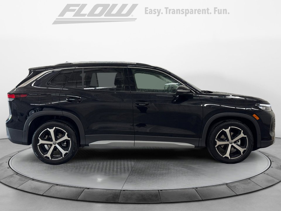 New 2026 Volkswagen Tiguan SE FWD image 8