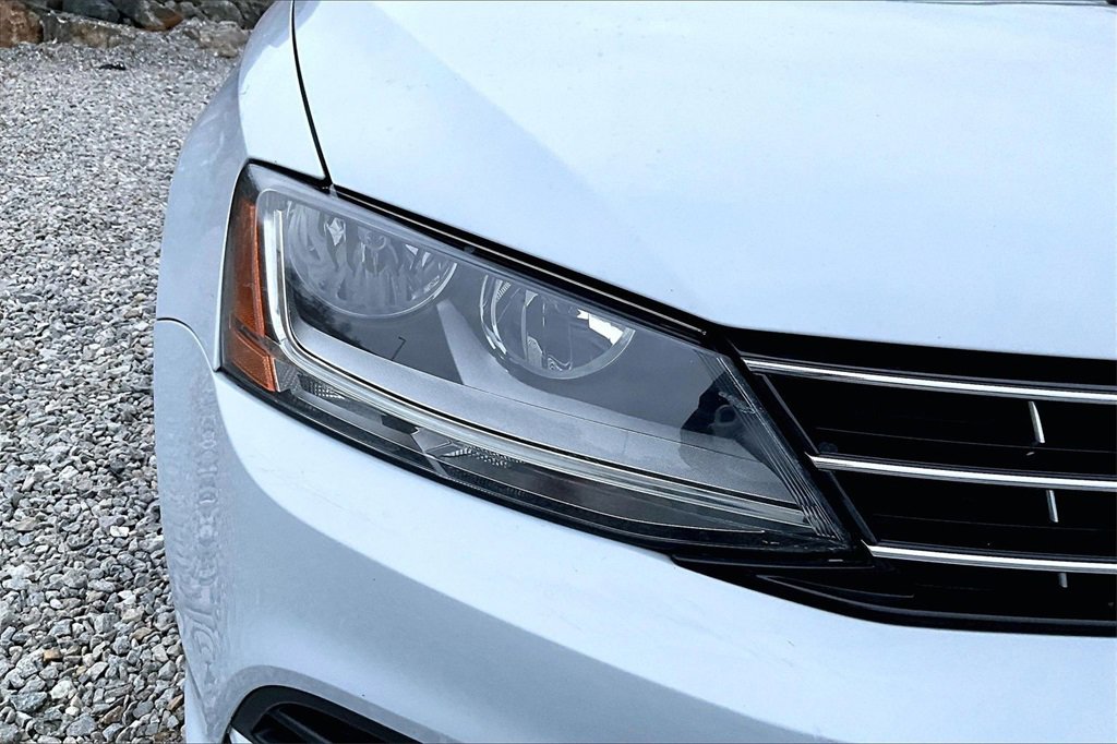 Used 2018 Volkswagen Jetta S w/ Cold Weather Package image 19