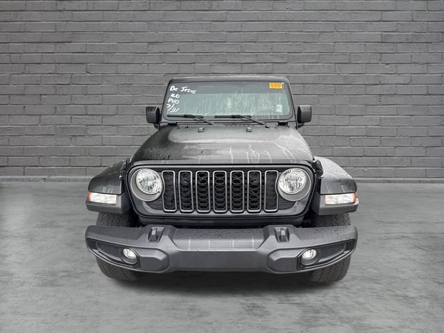 Used 2024 Jeep Gladiator Sport AWD/4WD image 7
