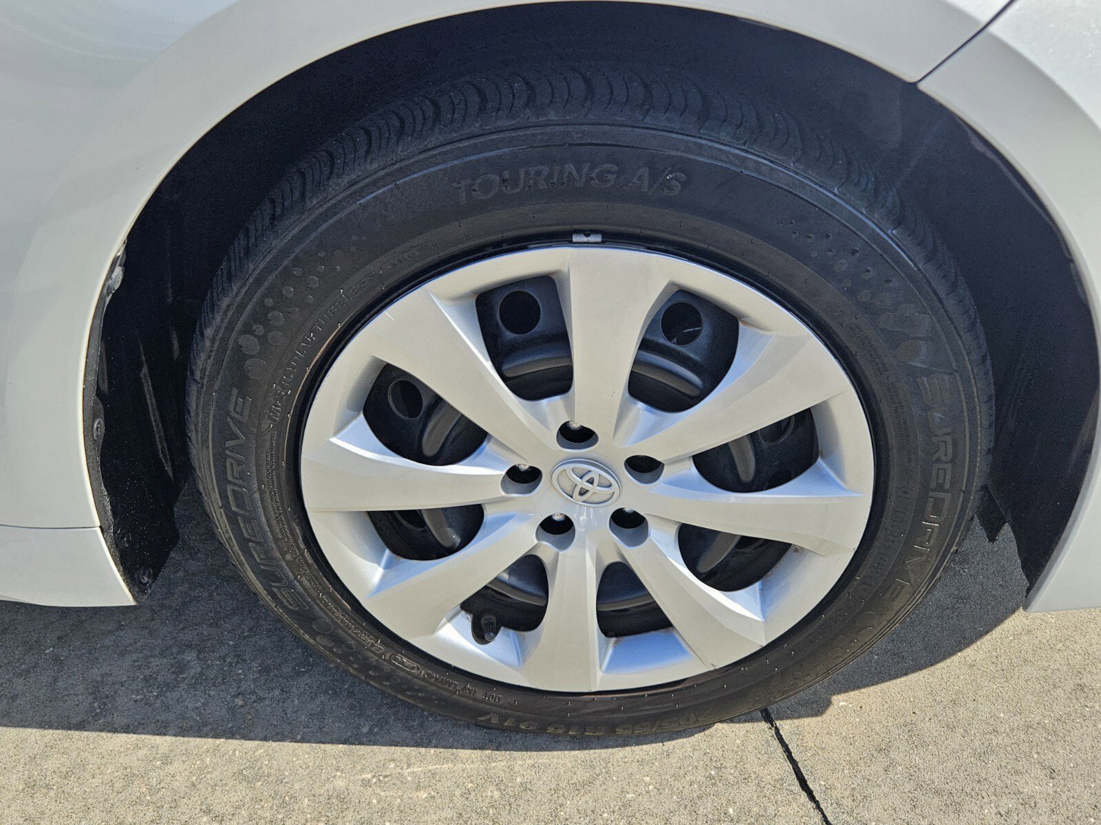 Used 2023 Toyota Corolla LE image 11