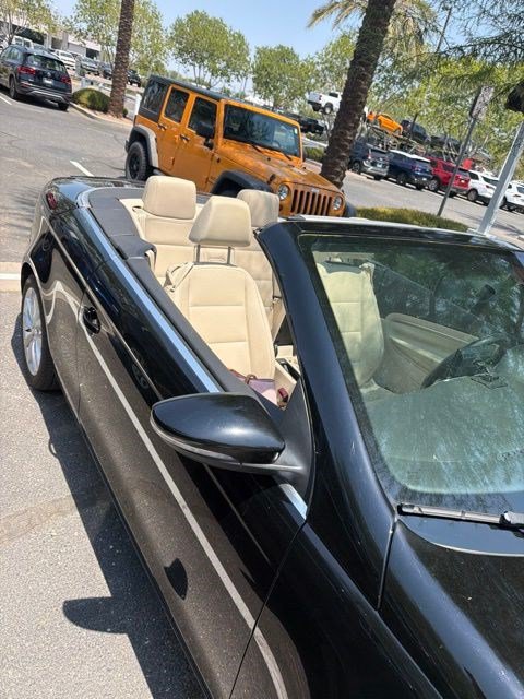 Used 2012 Volkswagen Eos Komfort FWD image 17