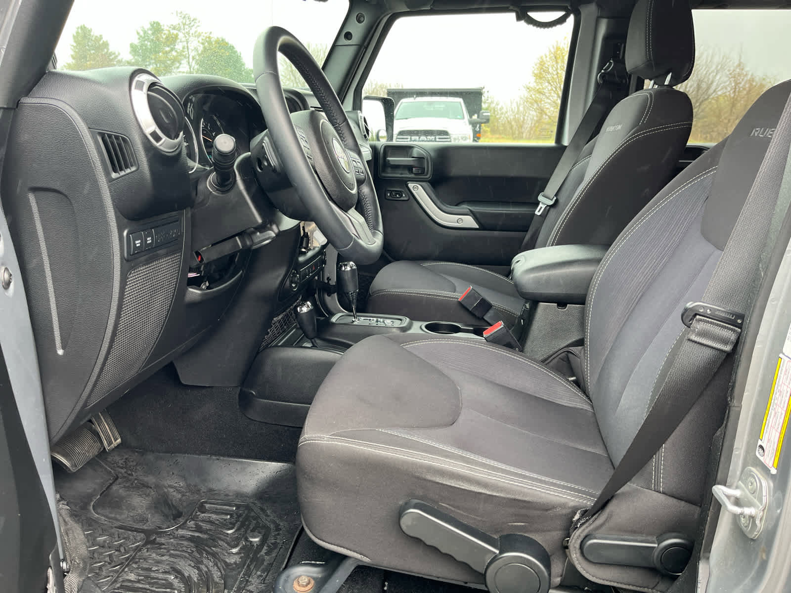 Used 2013 Jeep Wrangler Unlimited Rubicon w/ Connectivity Group image 10