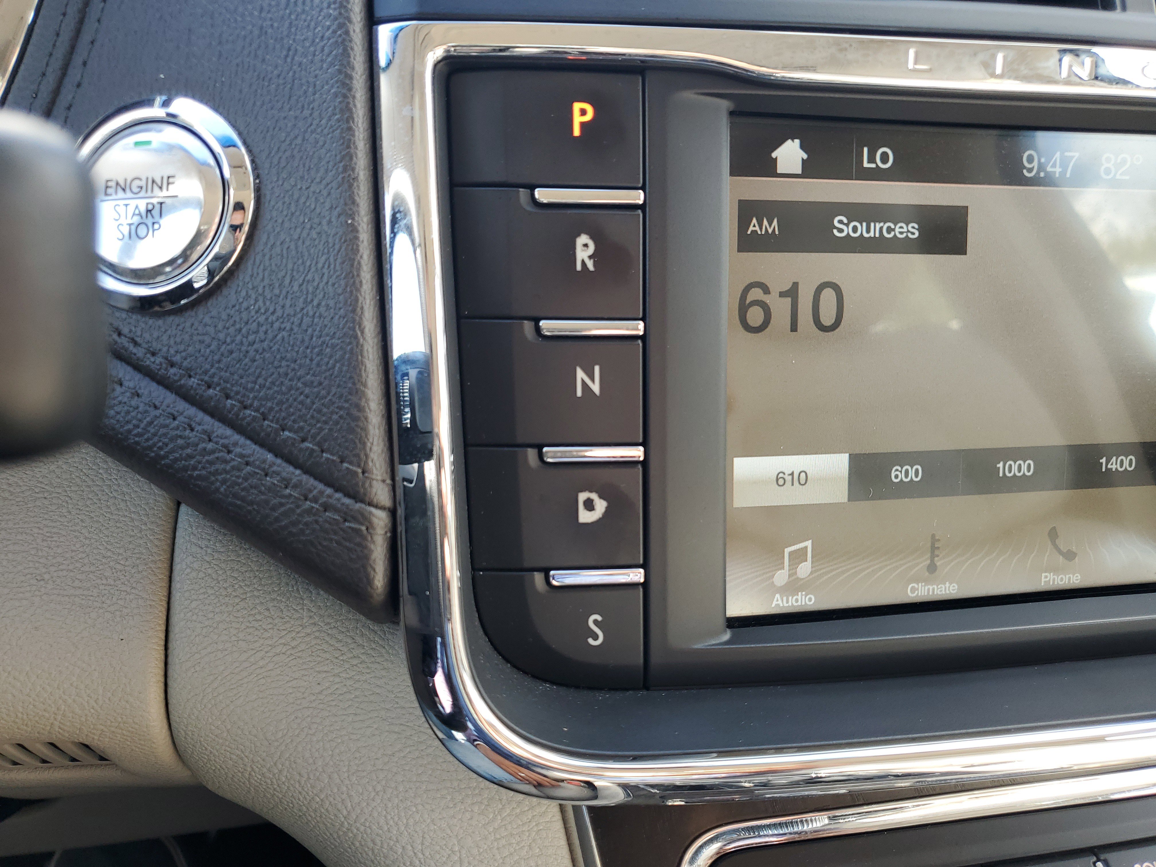 Used 2018 Lincoln Continental Premiere image 21