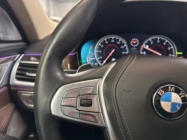 Used 2018 BMW 750i RWD image 45