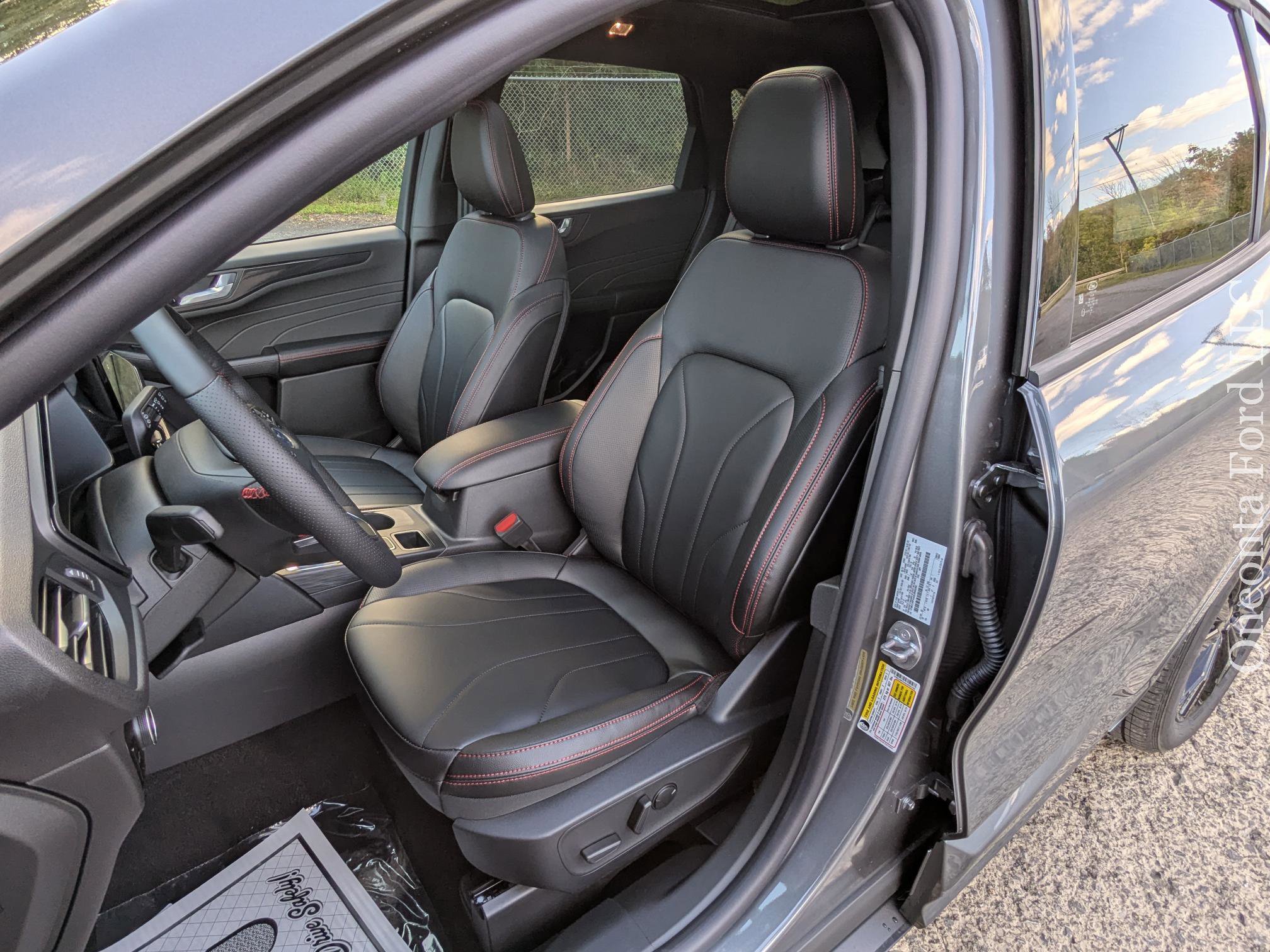 New 2025 Ford Escape ST-Line Elite image 40