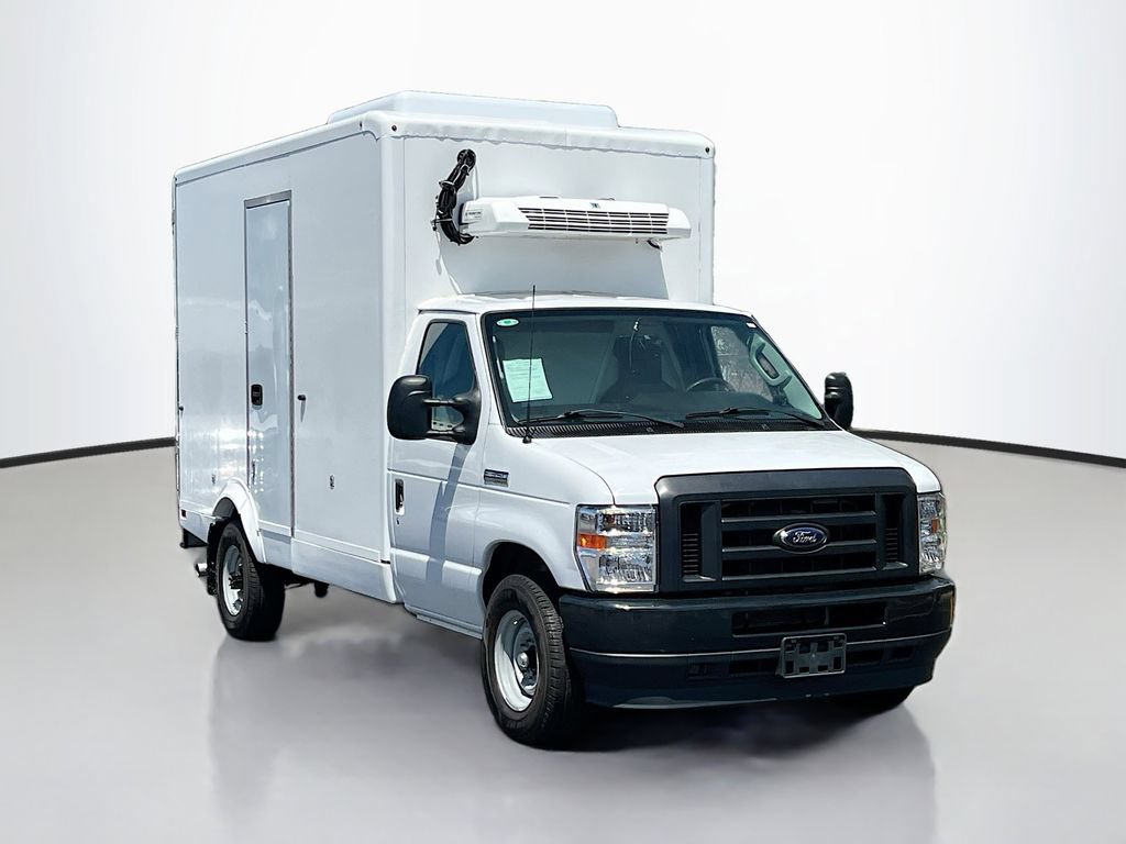 Used 2023 Ford E-350 and Econoline 350 Super Duty w/ Power Windows & Locks Group RWD image 3