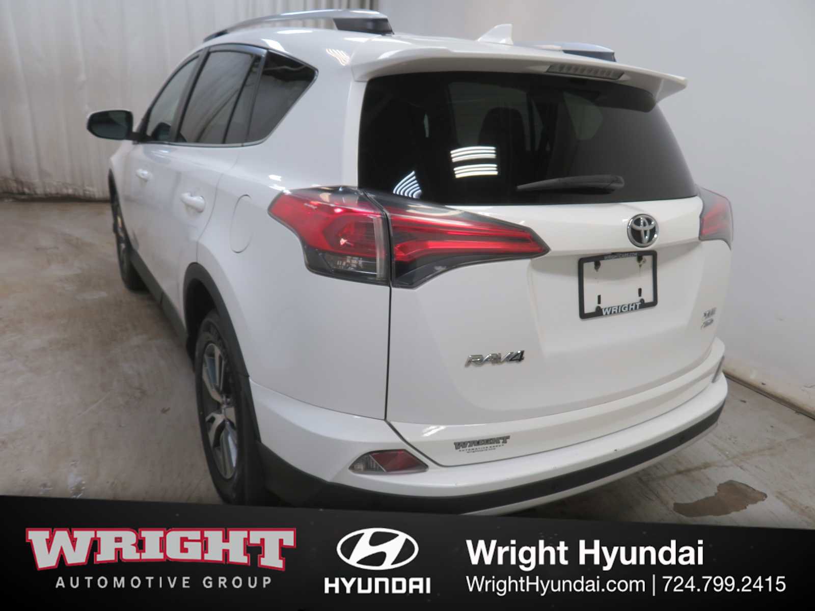 Used 2016 Toyota RAV4 XLE w/ Convenience Package image 4
