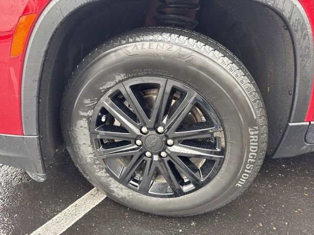 Used 2023 Chevrolet Traverse LT w/ LPO, Floor Liner Package image 33