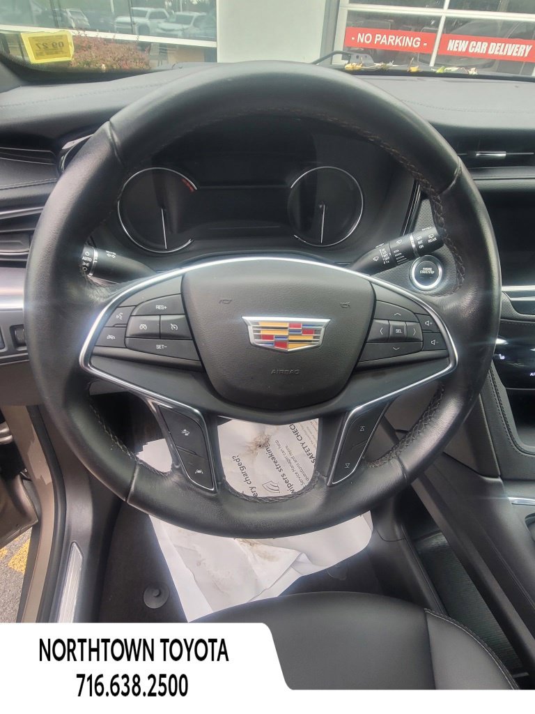 Used 2022 Cadillac XT5 Luxury w/ LPO, Floor Liner Package AWD/4WD image 30