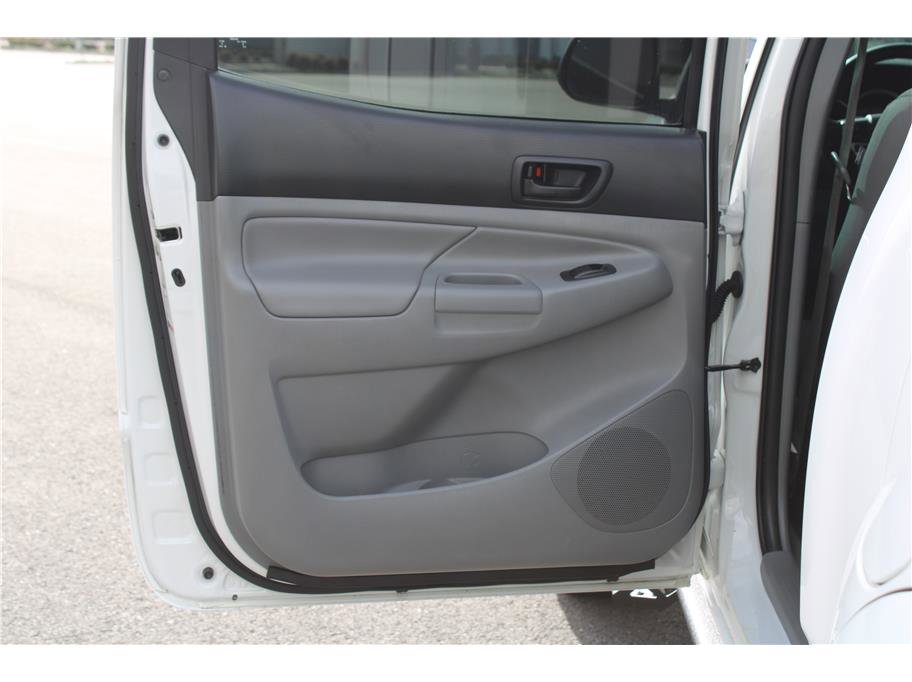 Used 2015 Toyota Tacoma 4x4 Double Cab image 10