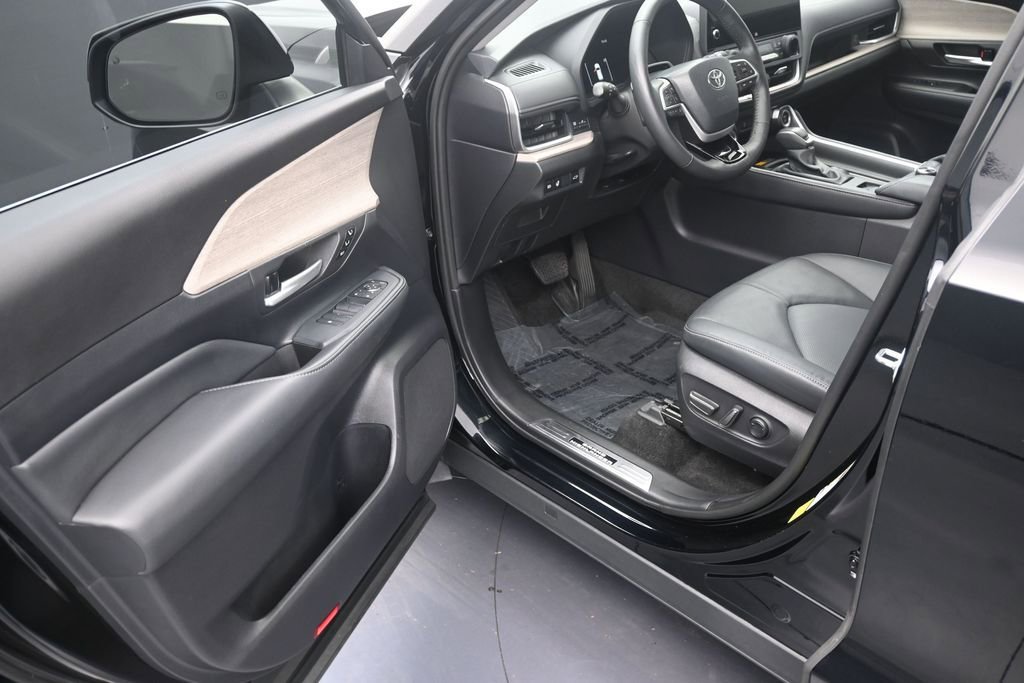 Used 2026 Toyota Grand Highlander AWD image 14