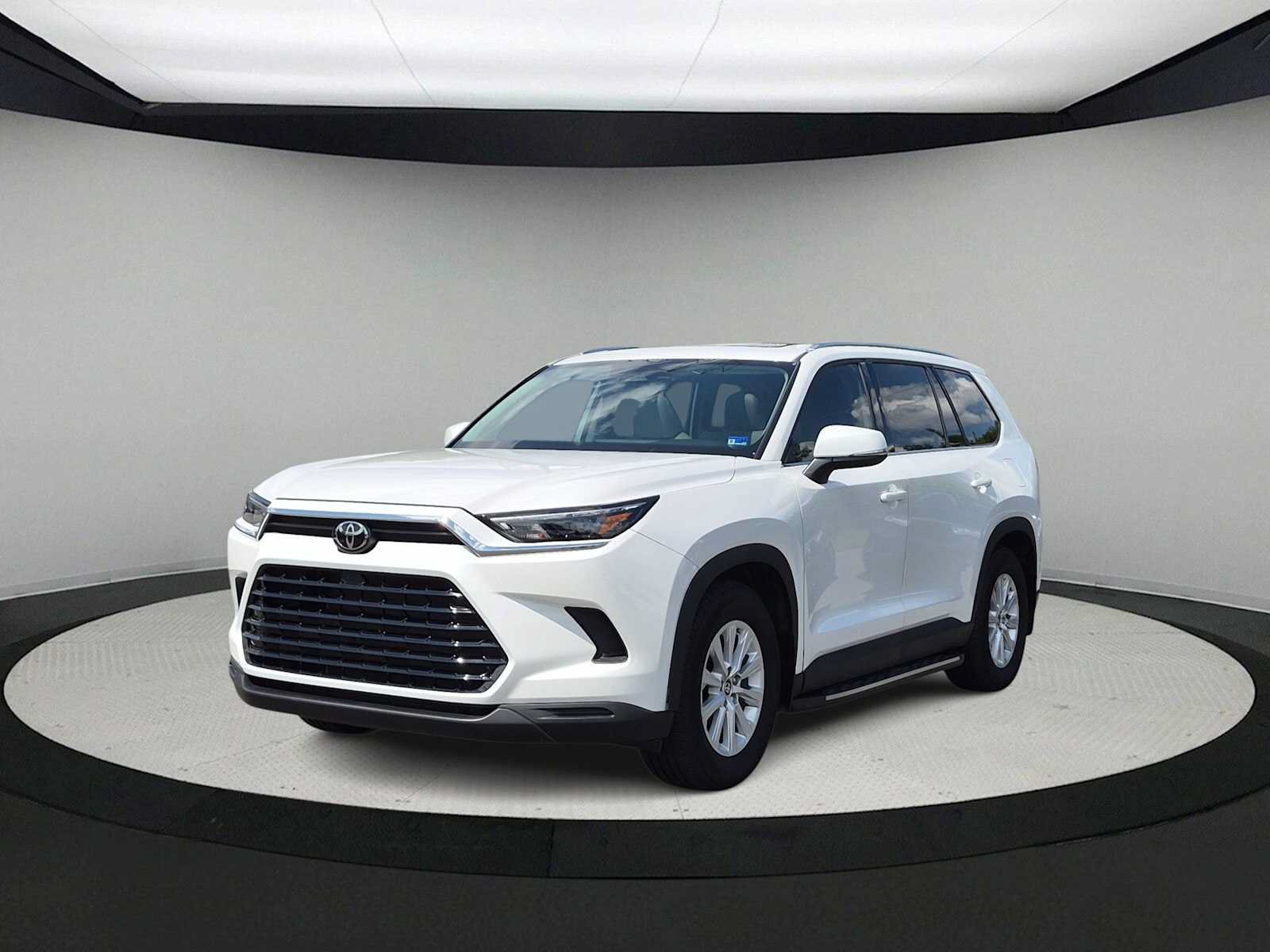 Used 2025 Toyota Grand Highlander AWD image 4