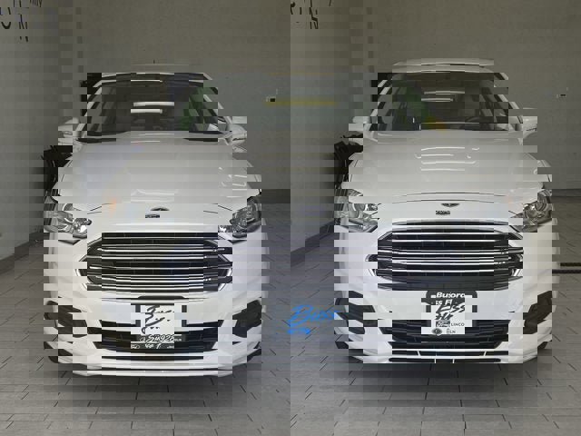 Used 2014 Ford Fusion SE FWD image 2