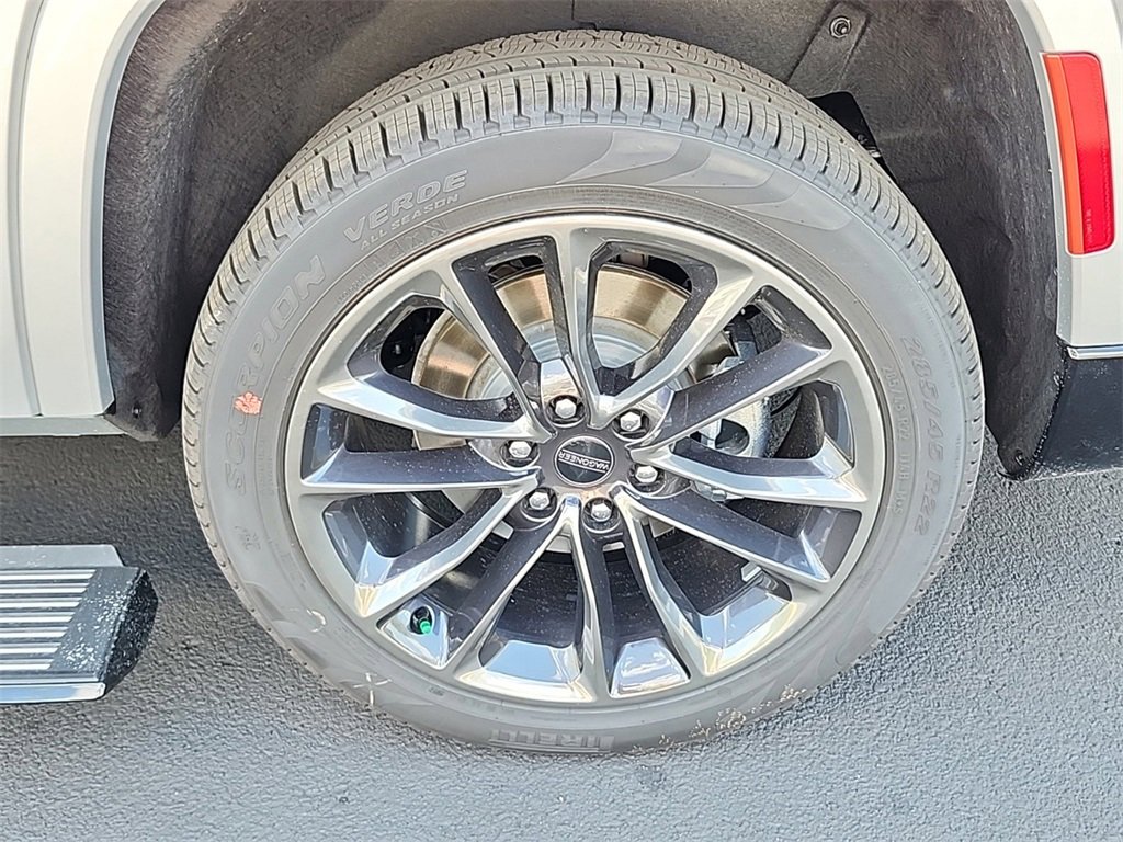 New 2024 Jeep Grand Wagoneer L Series II w/ Quick Order Packagew 28T image 12