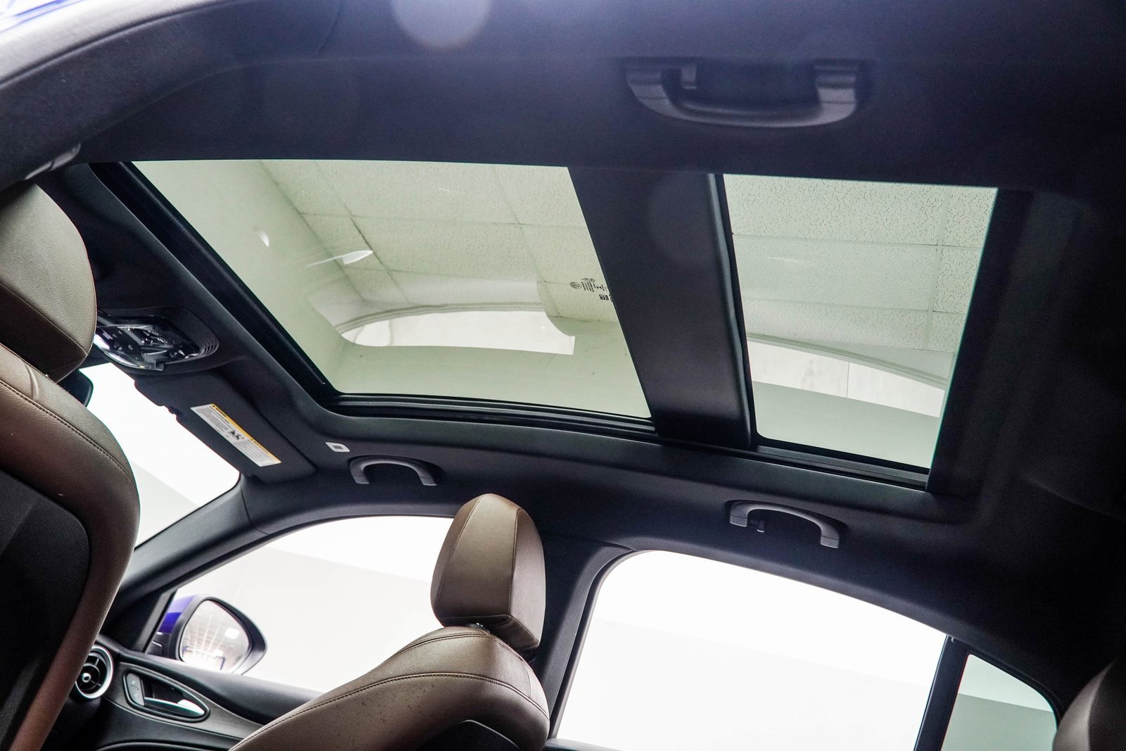 Used 2022 Alfa Romeo Stelvio Ti image 39