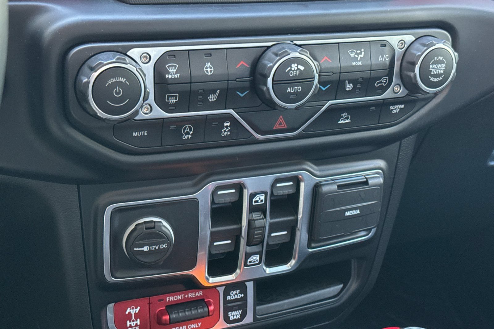 Used 2022 Jeep Gladiator Rubicon w/ LED Lighting Group AWD/4WD image 23