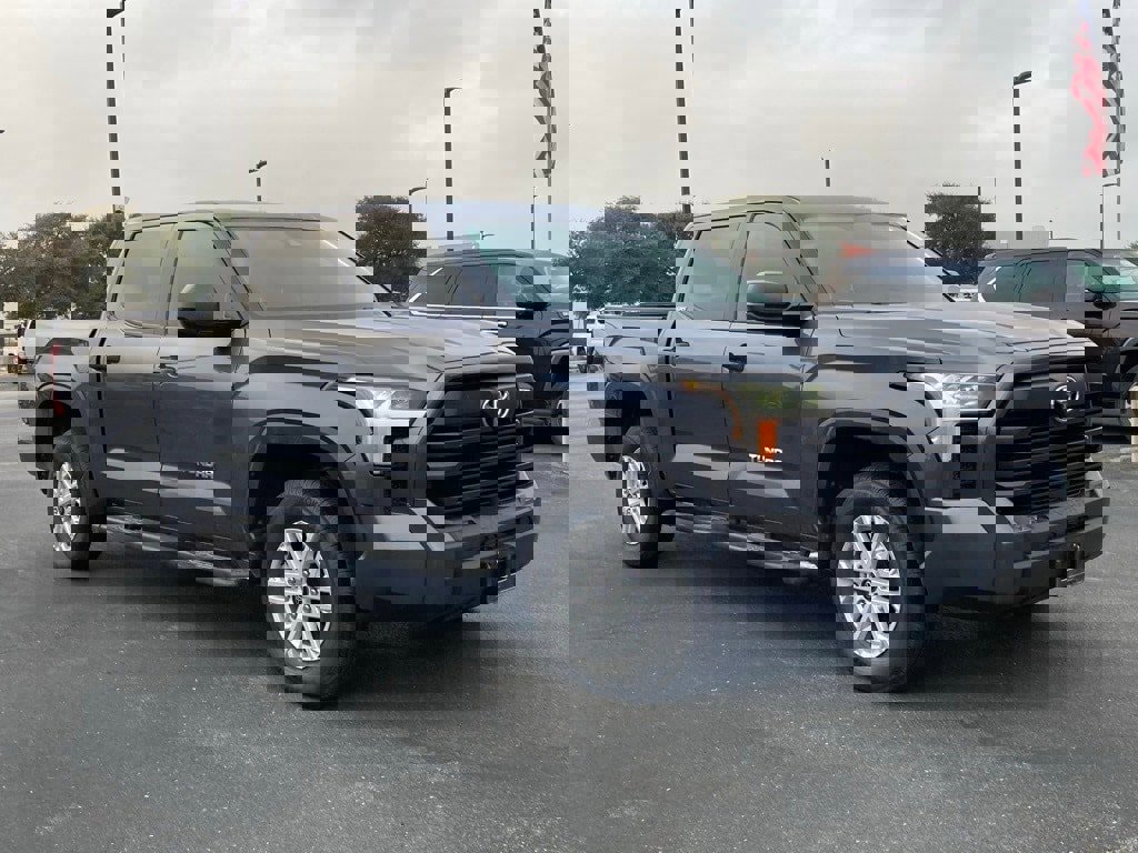 Used 2024 Toyota Tundra SR5 image 3