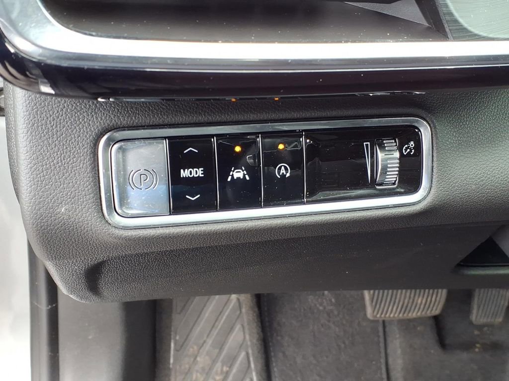 Certified 2025 Buick Envision Preferred image 18