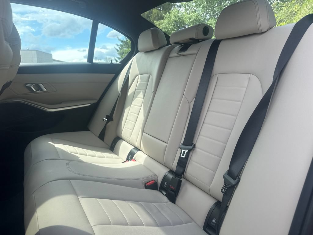 New 2026 BMW 330i xDrive Sedan w/ Premium Package AWD/4WD image 21