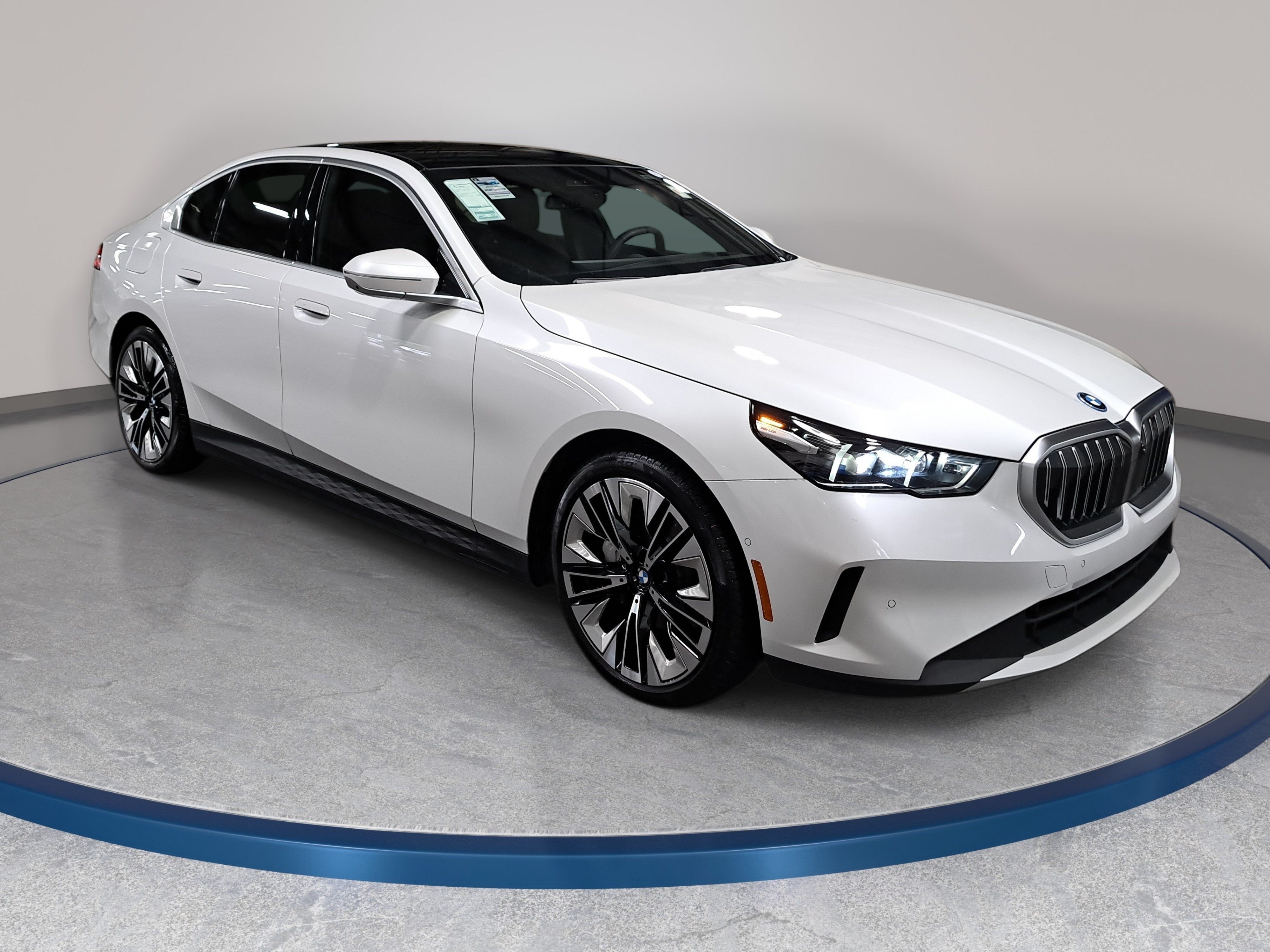 Used 2026 BMW i5 eDrive40 RWD image 4