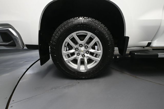 Used 2021 Chevrolet Silverado 1500 LTZ w/ Technology Package AWD/4WD image 11