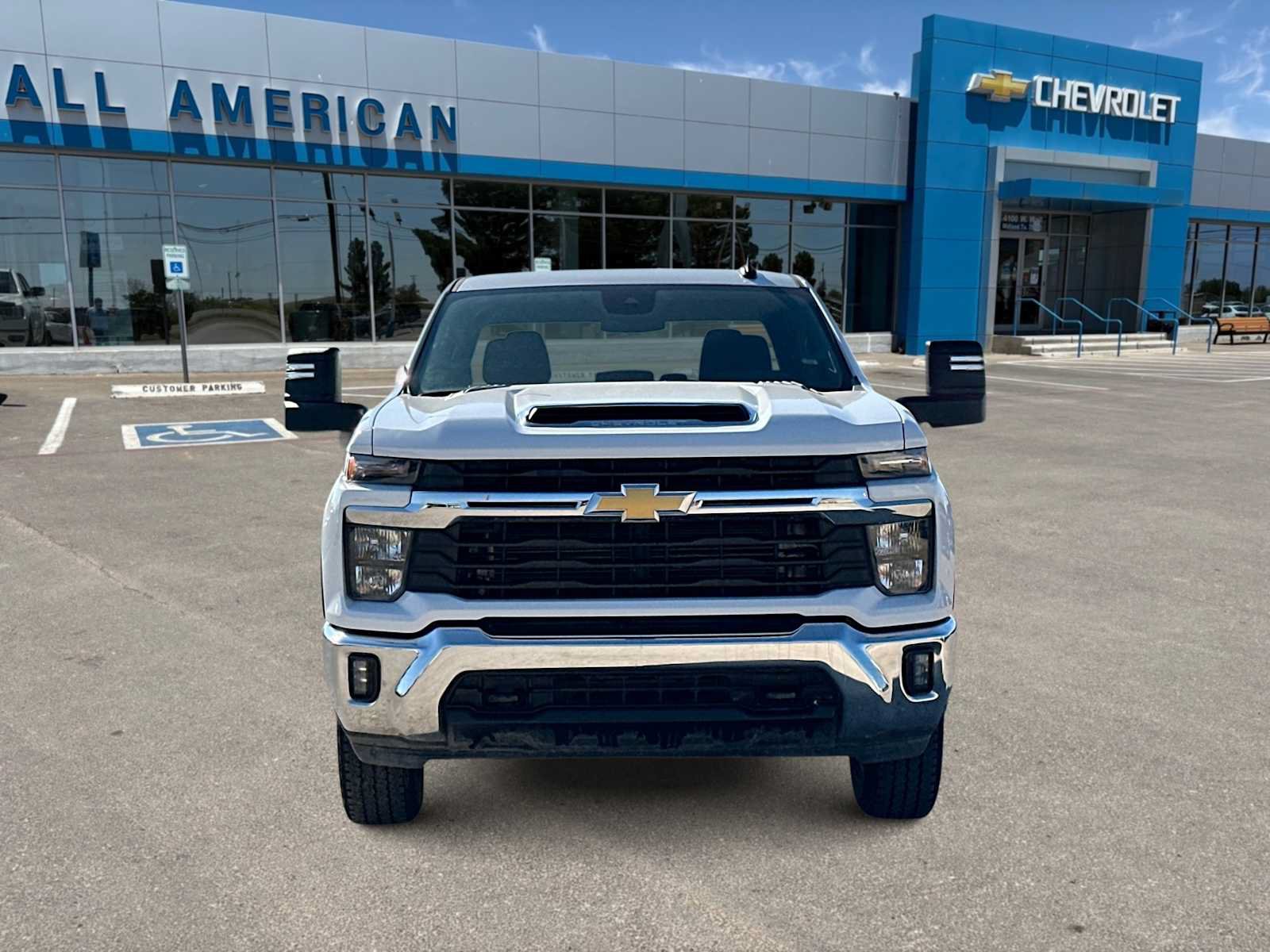 Used 2025 Chevrolet Silverado 2500 LT w/ Convenience Package AWD/4WD image 3