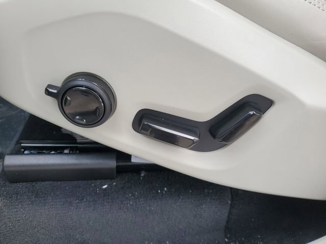 New 2026 Volvo XC90 B6 Ultra w/ Protection Package image 7