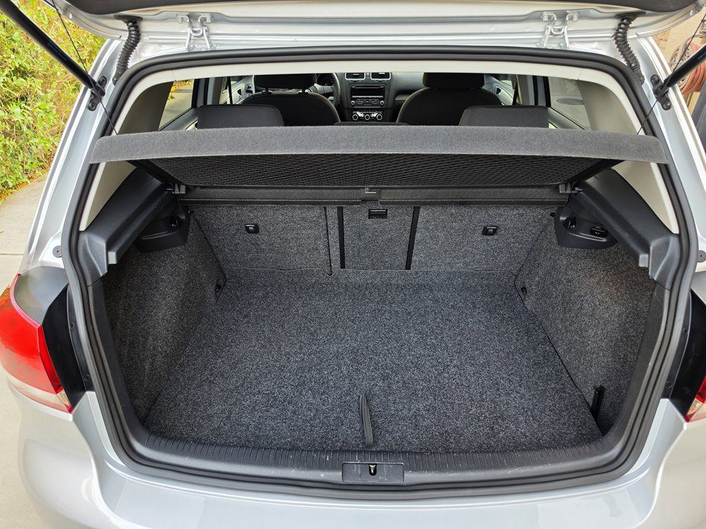 Used 2012 Volkswagen Golf 4-Door image 6