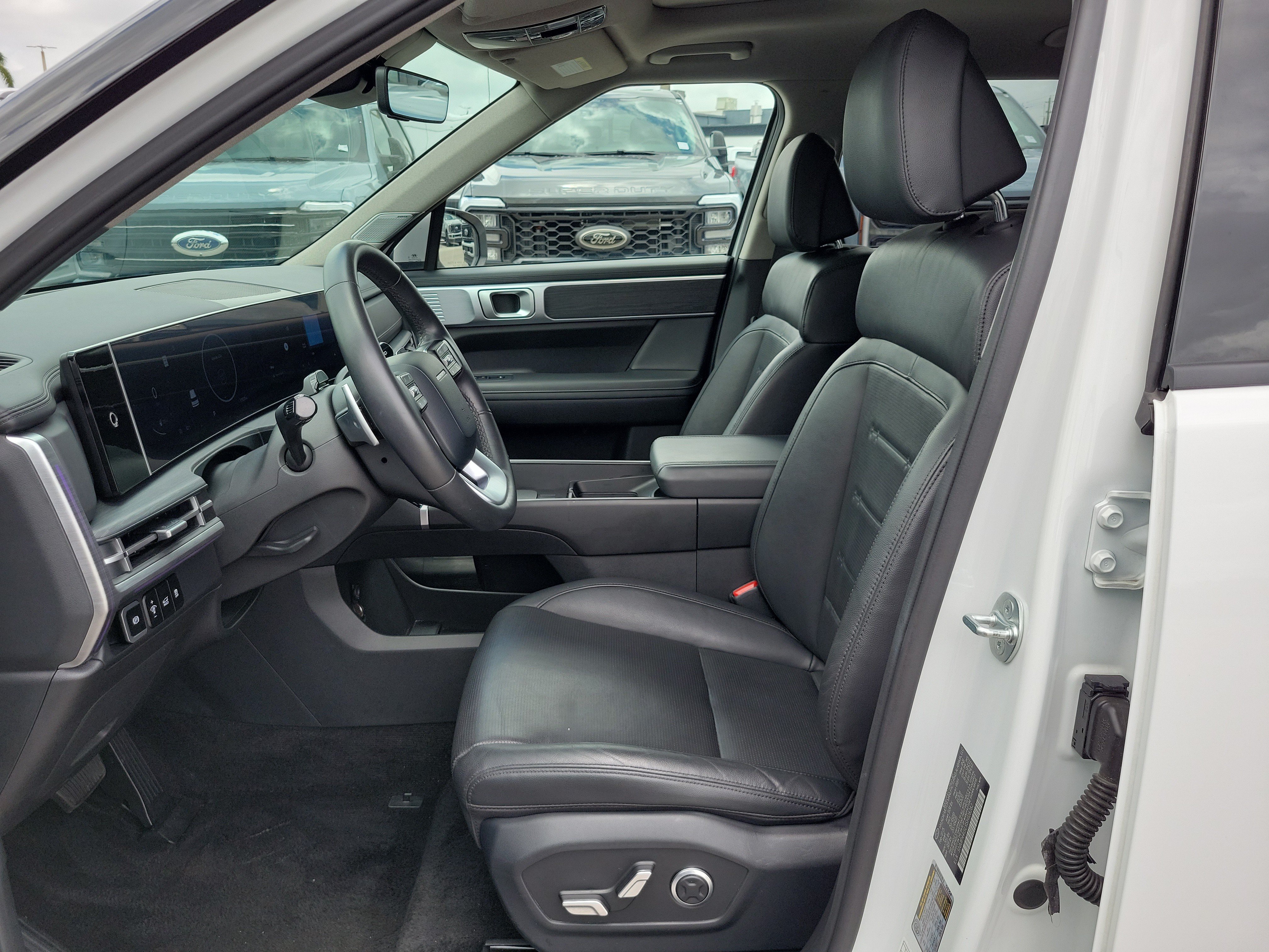 Used 2025 Hyundai Santa Fe Limited FWD image 12