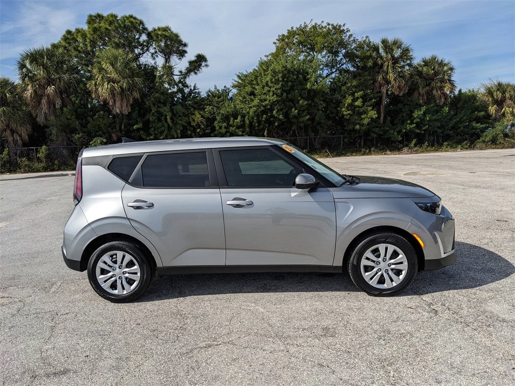 Certified 2025 Kia Soul LX image 10