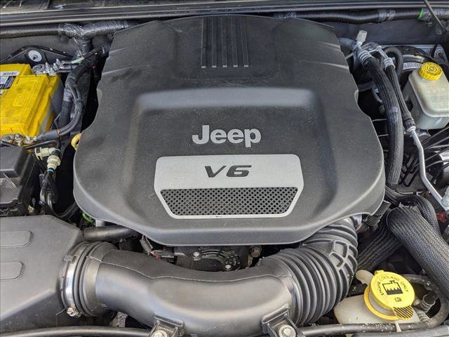 Used 2017 Jeep Wrangler Unlimited Rubicon w/ Connectivity Group image 20