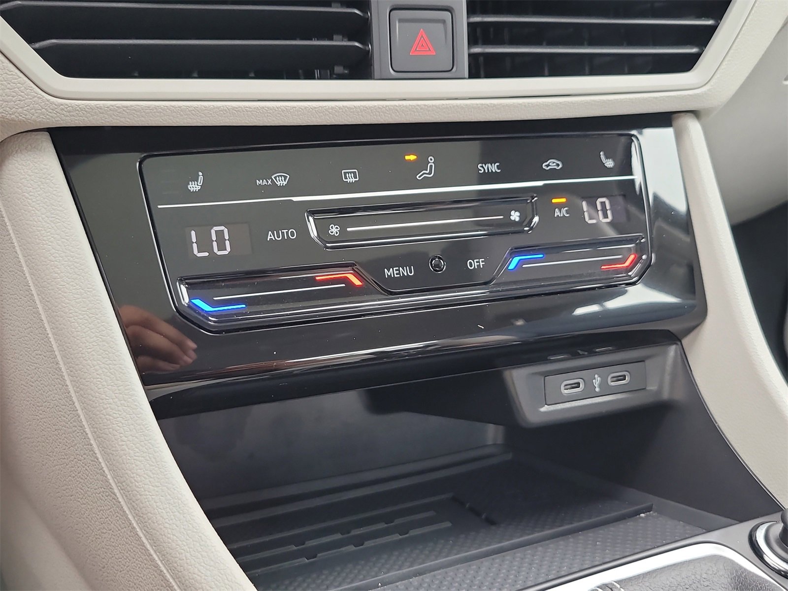 Certified 2025 Volkswagen Jetta SE image 23