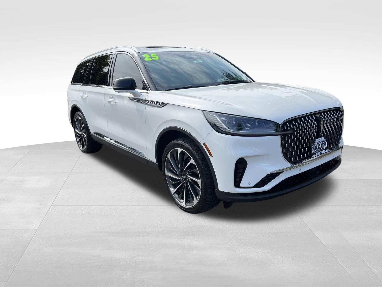 Used 2025 Lincoln Aviator Reserve w/ Equipment Group 201A AWD/4WD image 3