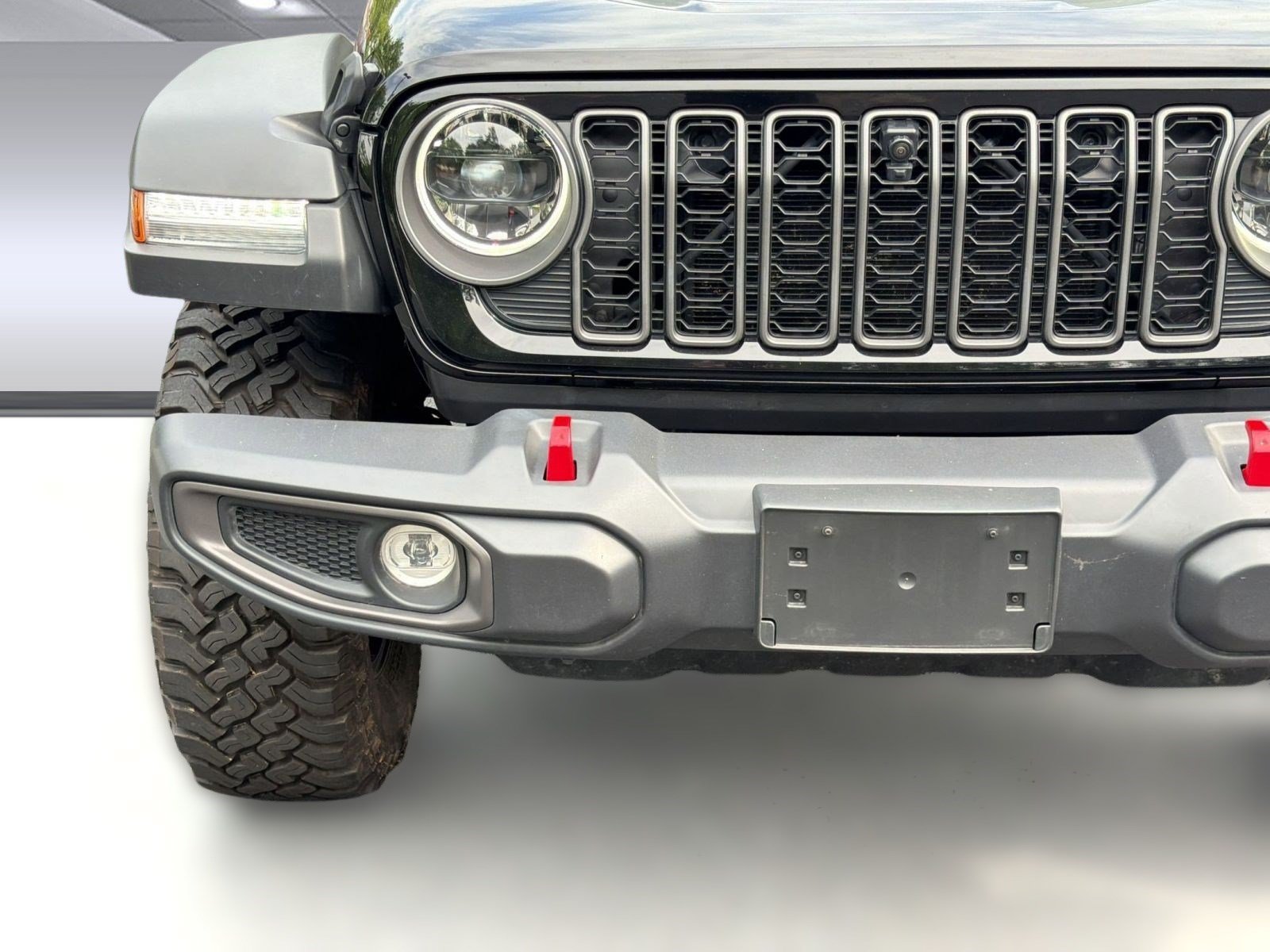 Used 2025 Jeep Gladiator Rubicon w/ Technology Group AWD/4WD image 11