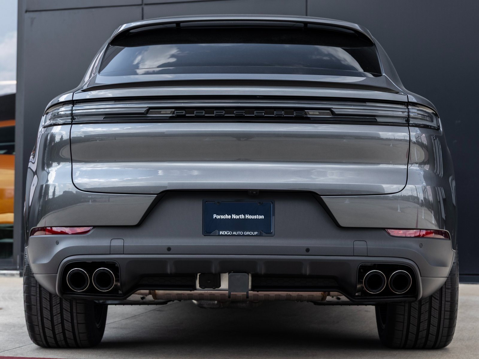 Certified 2025 Porsche Cayenne Coupe image 10