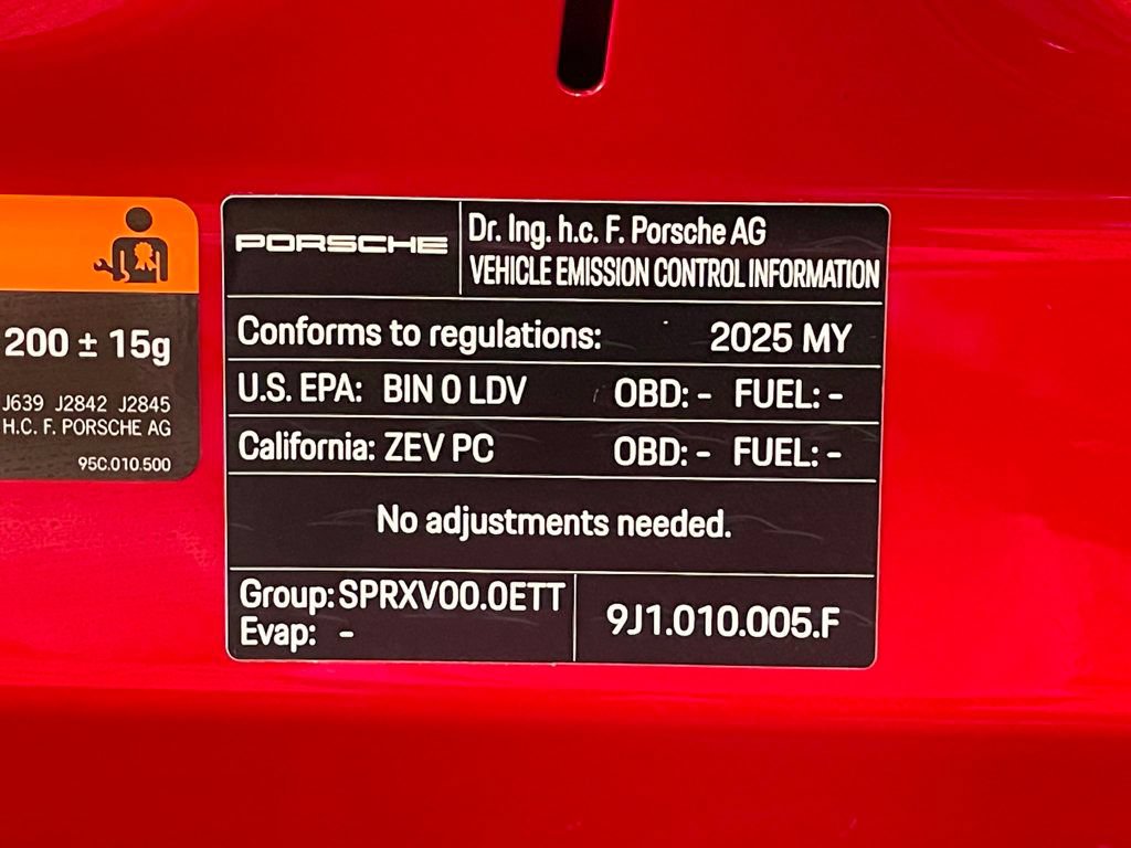 Used 2025 Porsche Taycan 4S AWD/4WD image 41