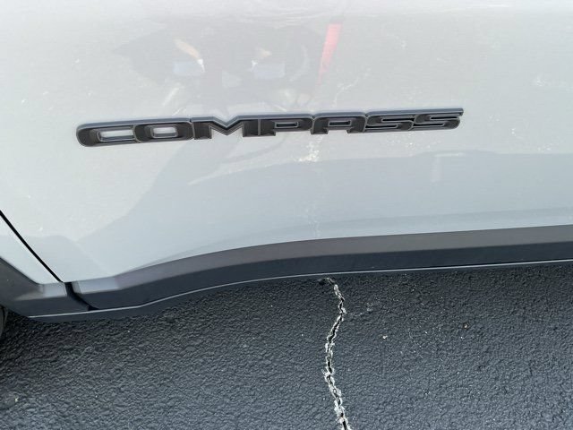 Used 2024 Jeep Compass Trailhawk AWD/4WD image 11