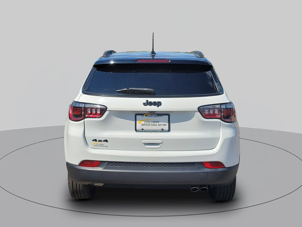 Used 2022 Jeep Compass Latitude w/ Convenience Group AWD/4WD image 4