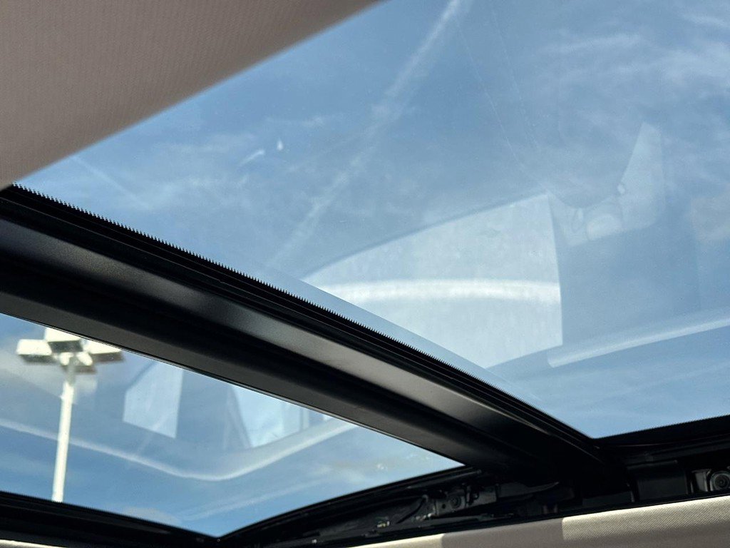 Used 2025 Nissan Murano Platinum image 12