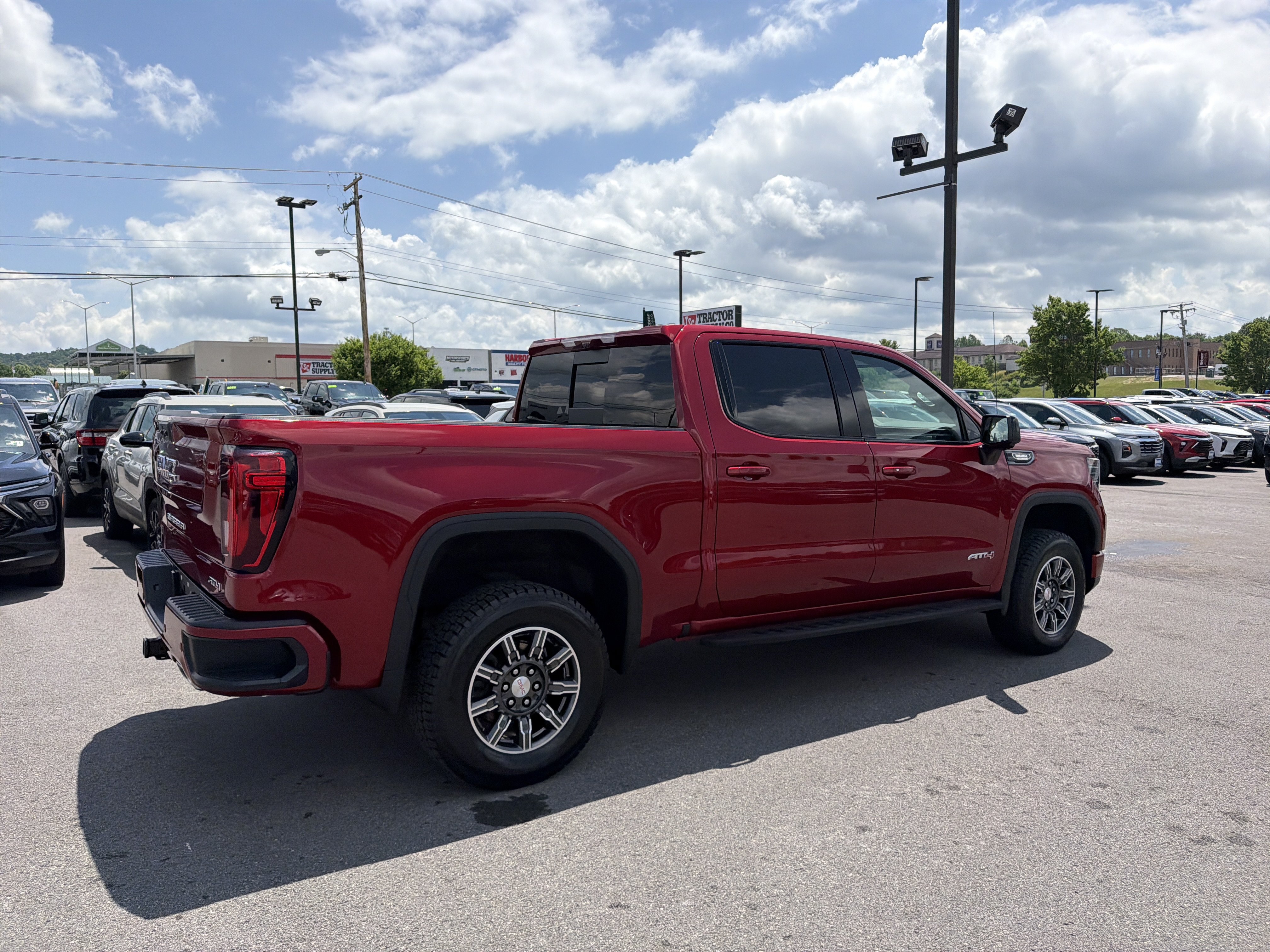 Used 2024 GMC Sierra 1500 AT4 w/ Technology Package AWD/4WD image 6
