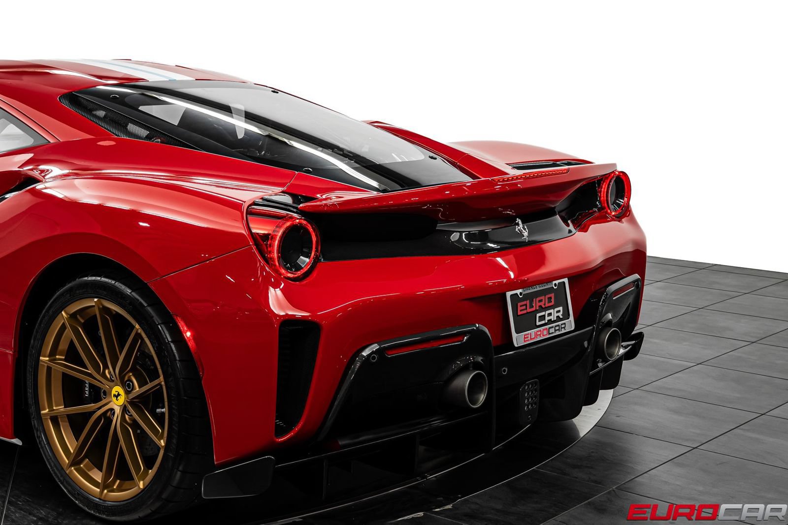 Used 2020 Ferrari 488 Pista Coupe RWD image 23