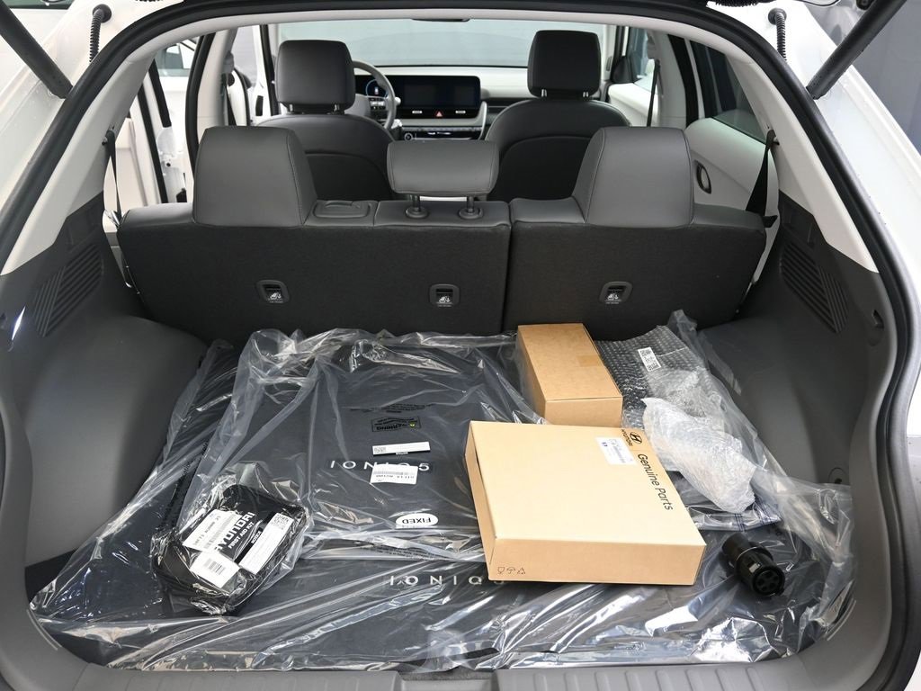 New 2025 Hyundai Ioniq 5 SEL image 17