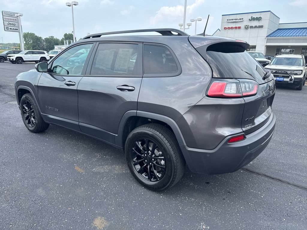 Used 2023 Jeep Cherokee Altitude Lux image 3