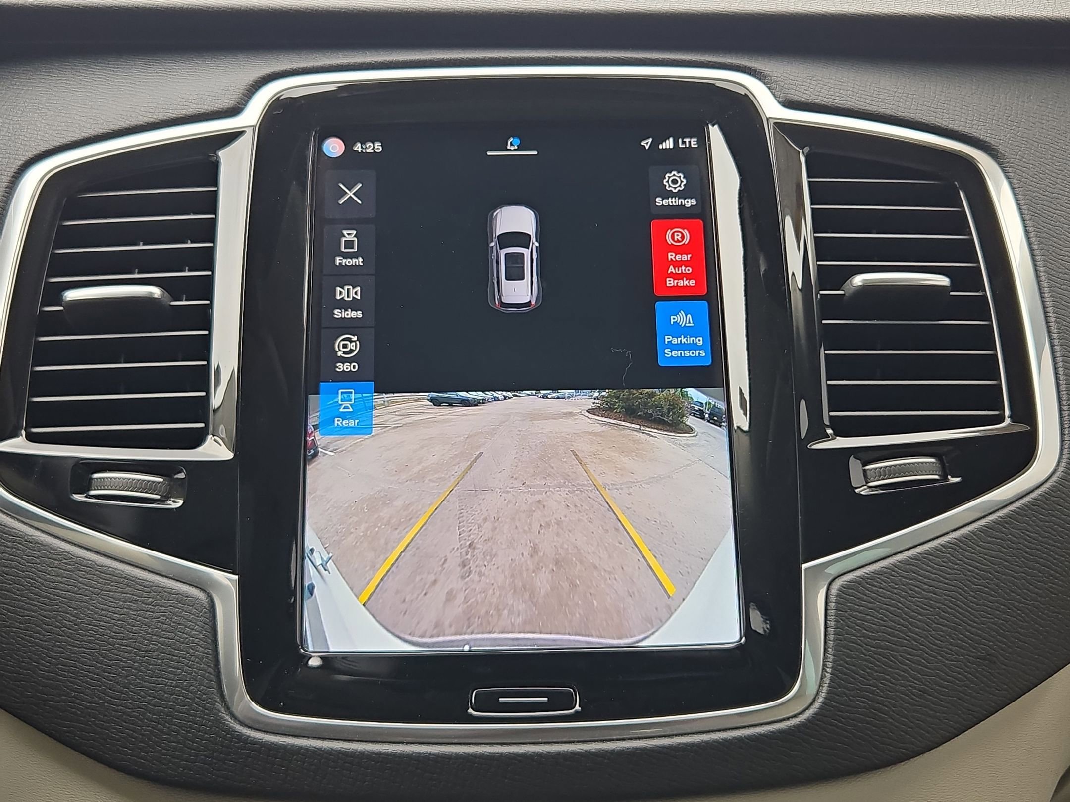 Used 2023 Volvo XC90 B6 Plus AWD/4WD image 17