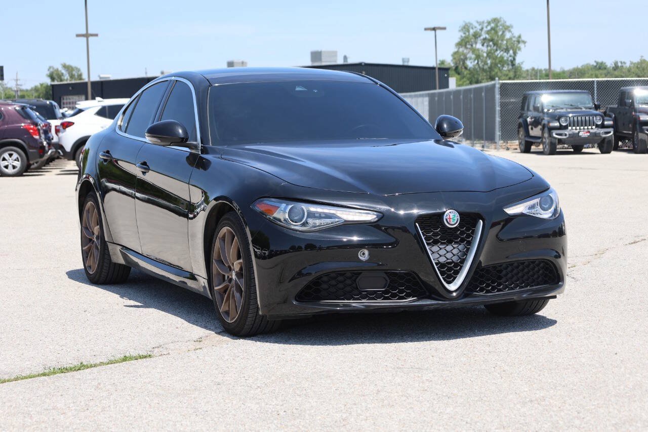 Used 2020 Alfa Romeo Giulia AWD w/ Cold Weather Package image 4