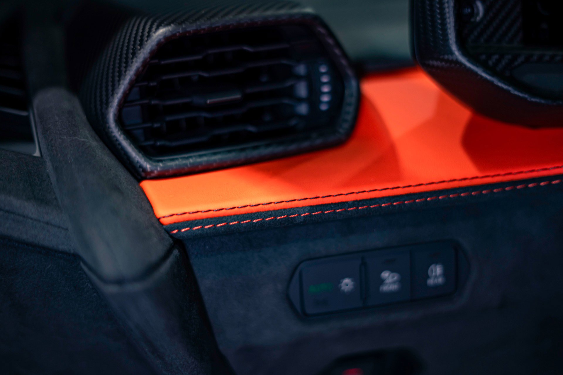 Used 2025 Lamborghini Revuelto AWD/4WD image 24