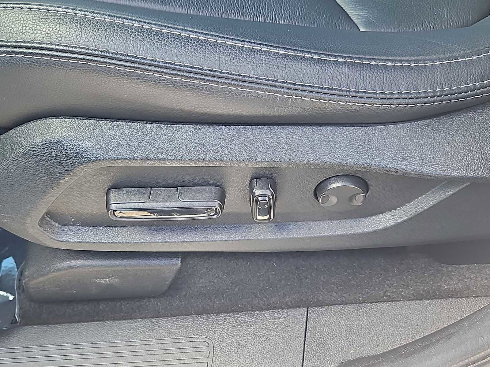 Used 2023 Honda Pilot Touring image 23