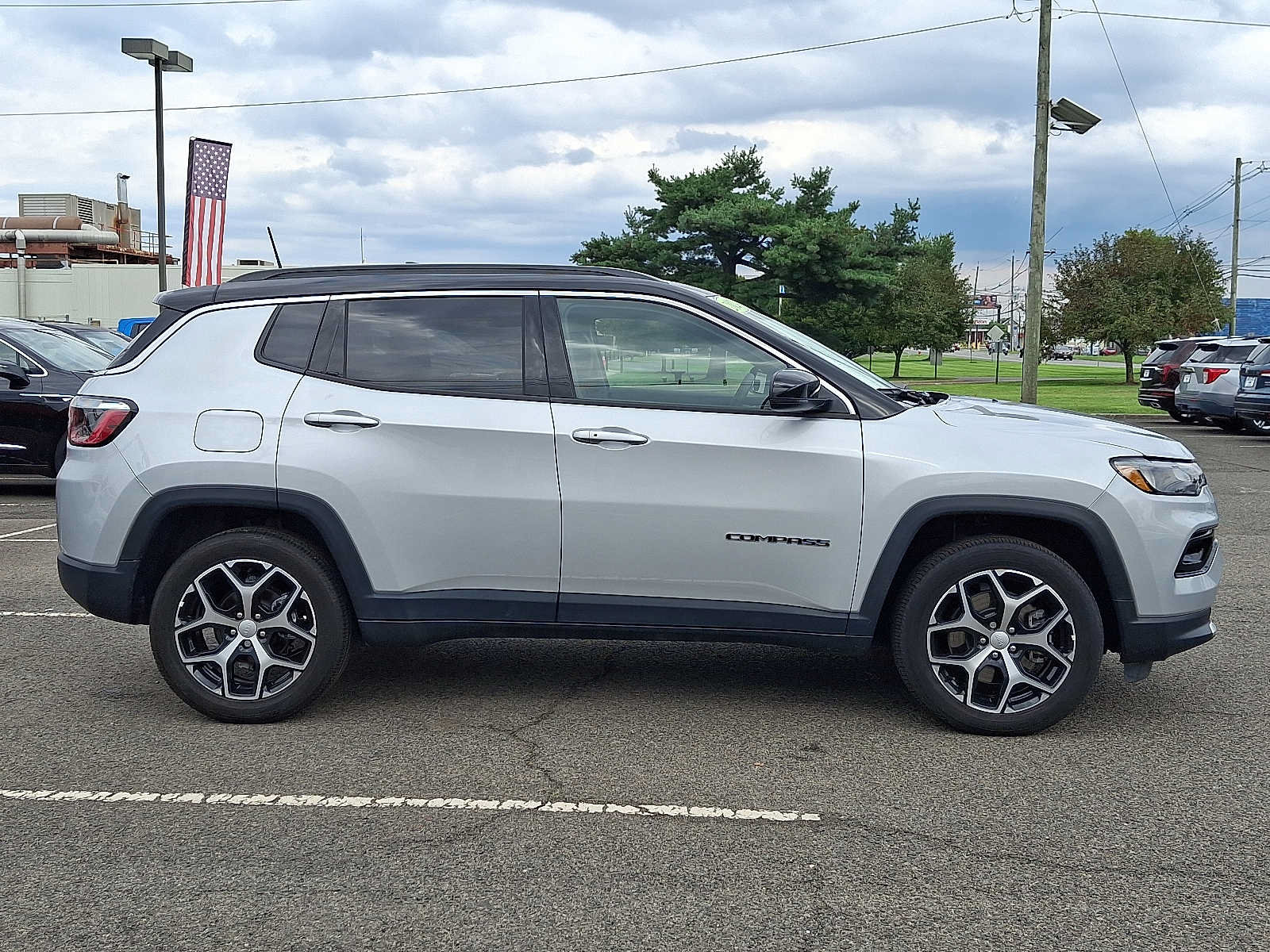 Used 2024 Jeep Compass Limited AWD/4WD image 7