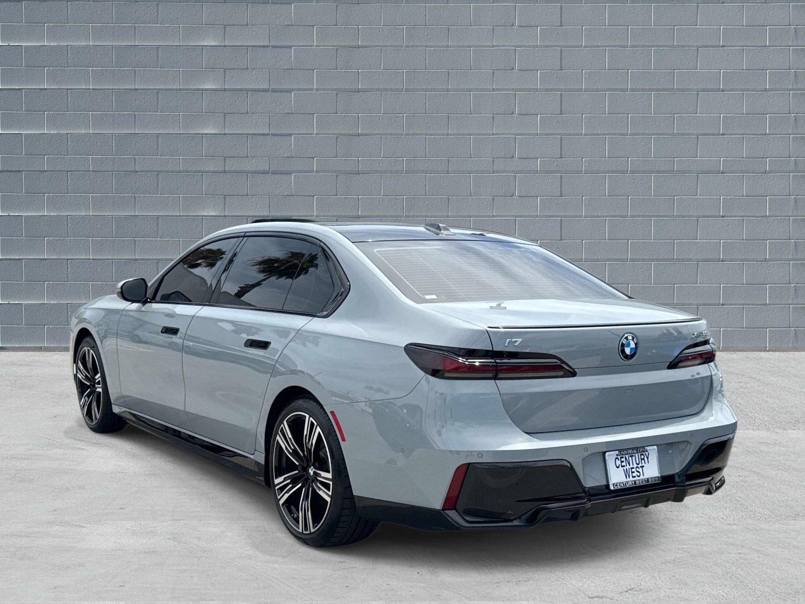 Certified 2023 BMW i7 xDrive60 image 3